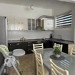 Villa Mondi Golem (Tirana)