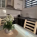 Mondi Villa Golem (Tirana)