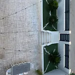 Mondi * Golem (Tirana)