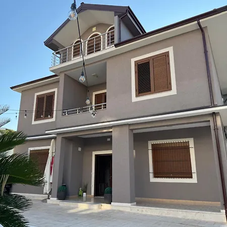 Mondi Villa Golem (Tirana)